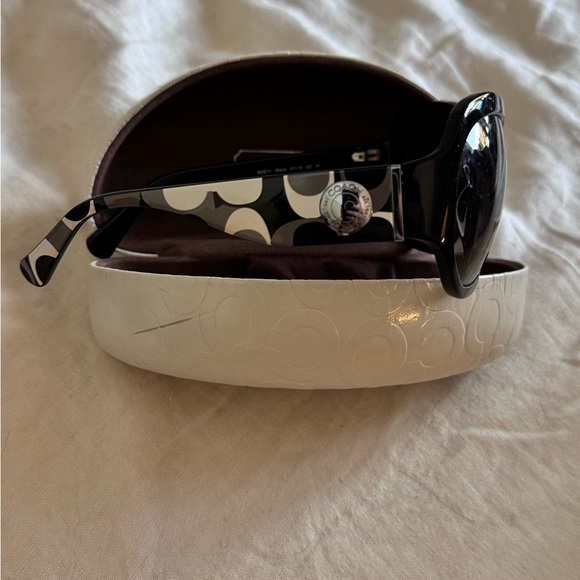 Original Coach Sunglasses with Cases - Picture 5 of 6
